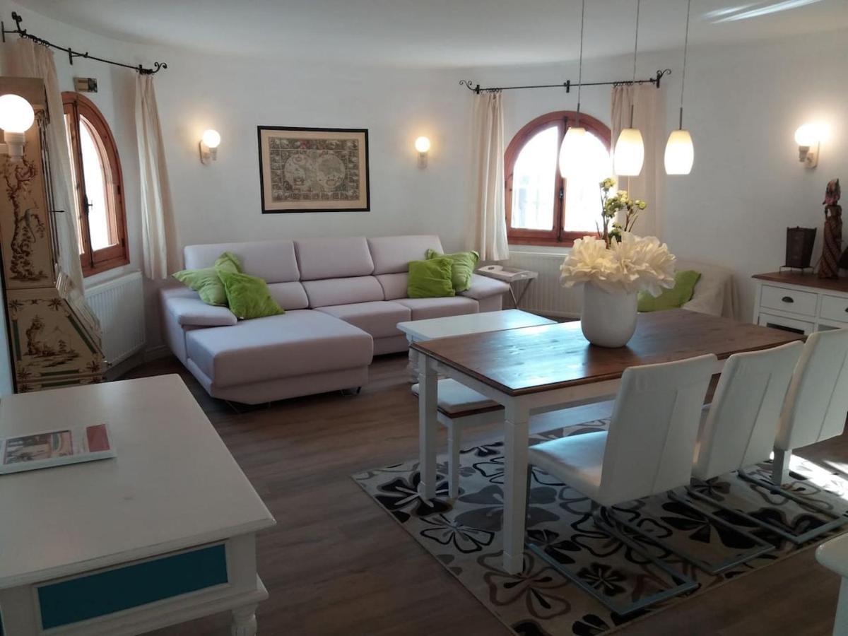 Willa Belucra,10p,seaview,jacuzzi,pool
